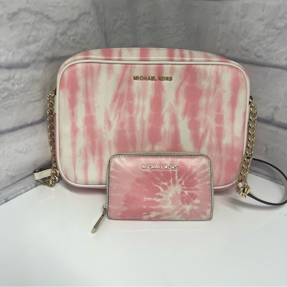Michael Kors Shell Pink Crossbody Bag Set - Picture 1 of 12